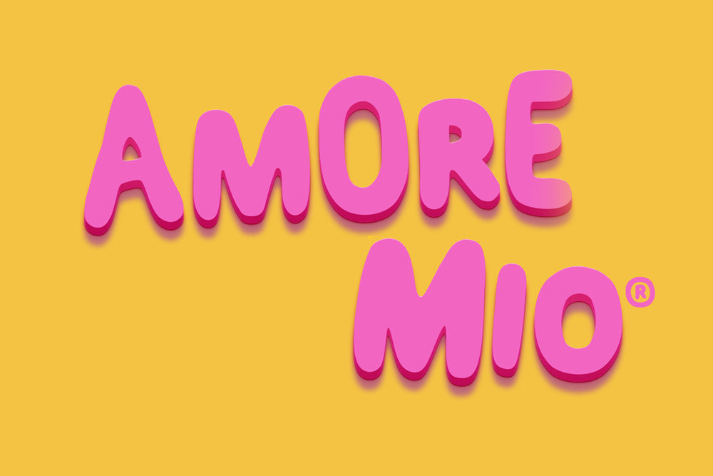 Pink 'AMORE MIO' text on a yellow background